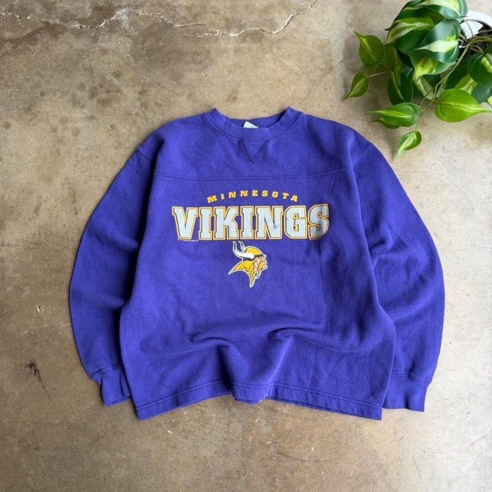 Vintage Lee Sport Minnesota Vikings purple crewneck sweatshirt size Small